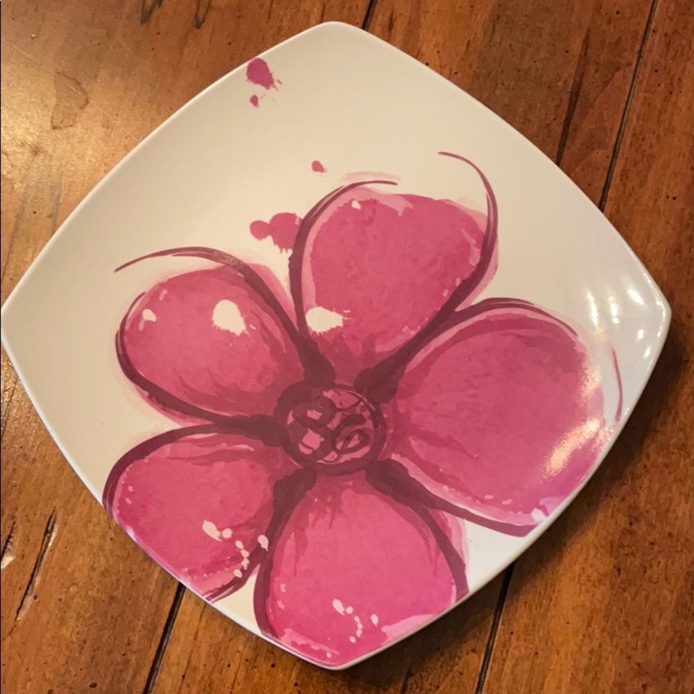 NEW. Set of 4 Cypress Home Floral Plate Set.